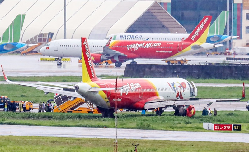 Phốt Vietjet Air và sự cố máy bay trượt khỏi đường băng